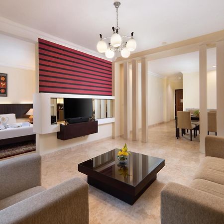 Royal Hotel And Convention Tretes Prigen Экстерьер фото
