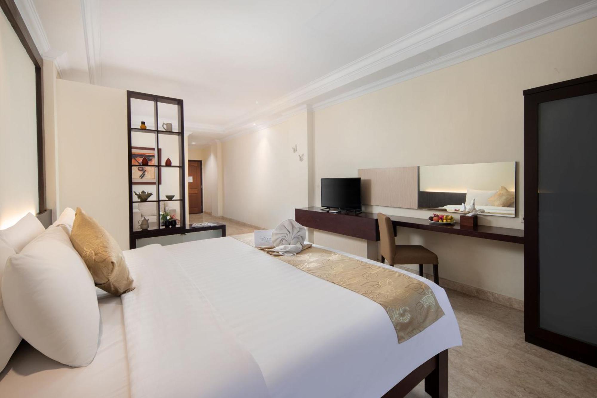 Royal Hotel And Convention Tretes Prigen Экстерьер фото