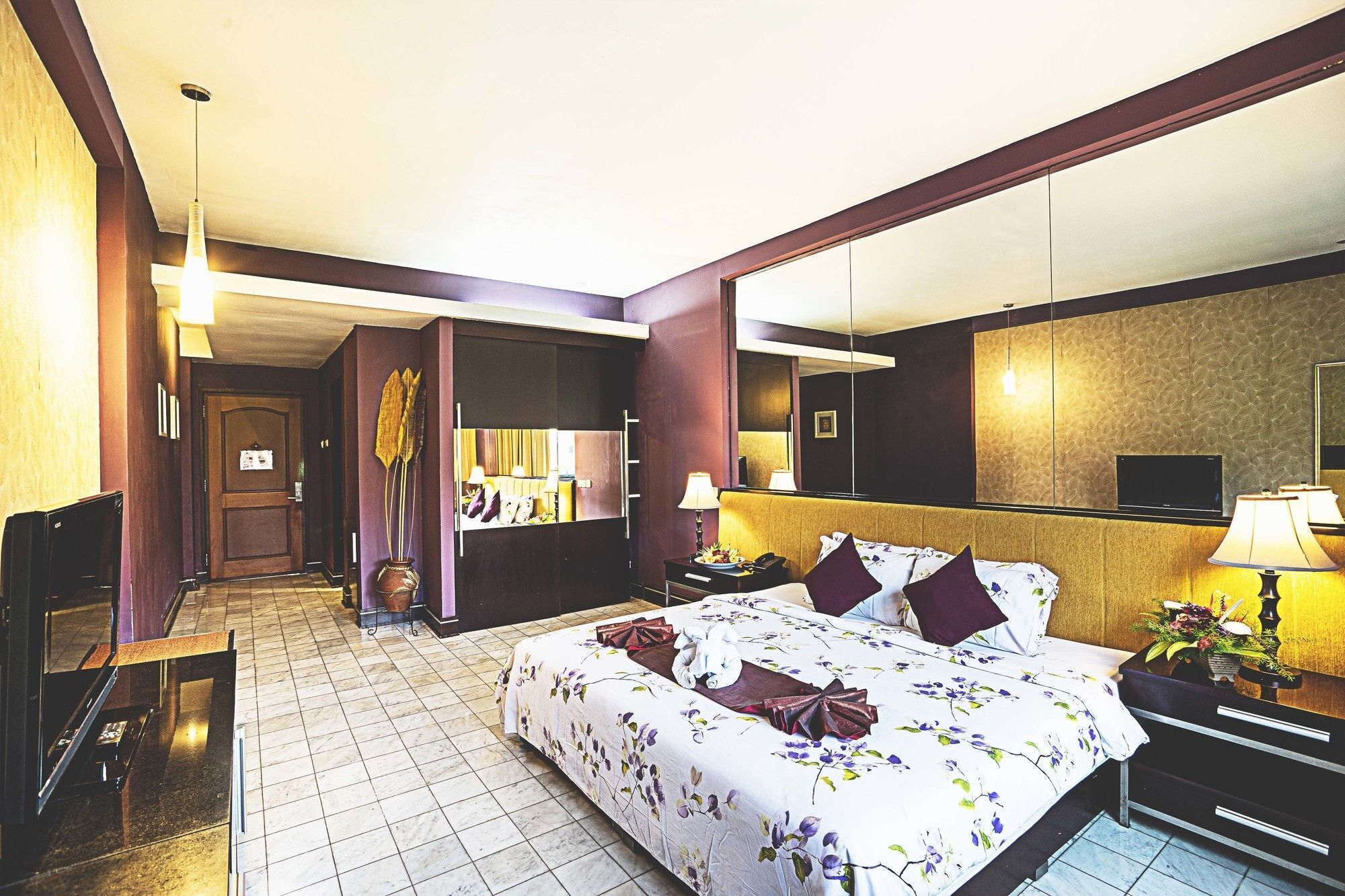 Royal Hotel And Convention Tretes Prigen Экстерьер фото