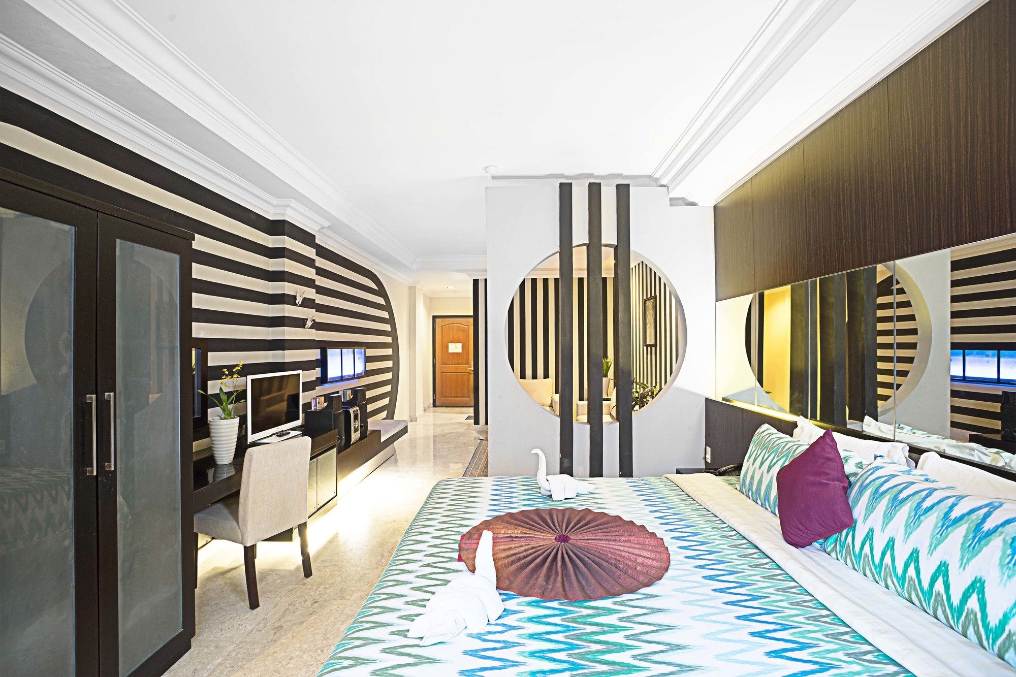 Royal Hotel And Convention Tretes Prigen Экстерьер фото